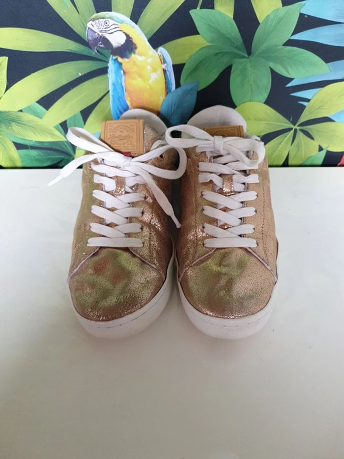 Sneackers dorées - photo numéro 2