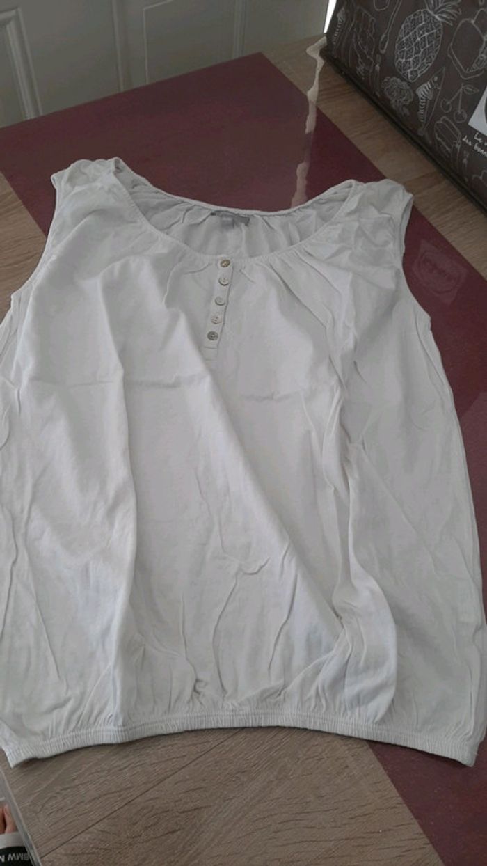 T-shirt sans manches