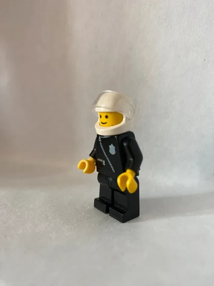 Minifigurine LEGO Vintage Cop004 - Policier 1988 - Très bon état - photo numéro 2