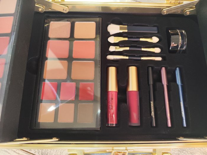 Palette maquillage - photo numéro 3