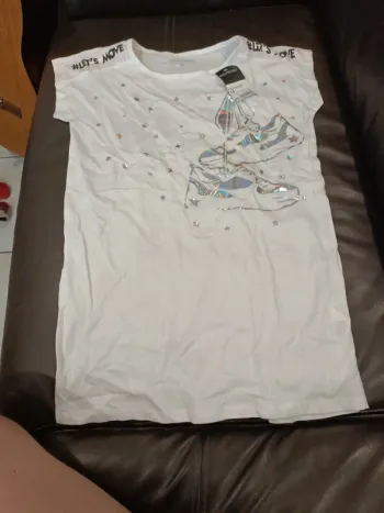Tee shirt neuf in extenso 14 ans holographique