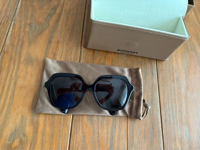 Lunettes soleil Burberry - photo numéro 3