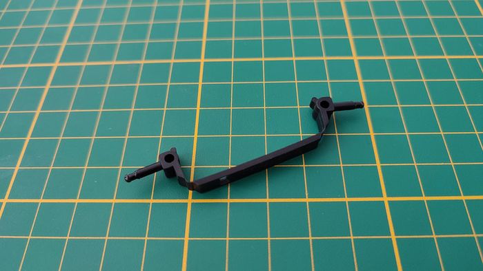 Axe roue avant pièce détachée miniature Porsche 959 1/24 Burago #B46 - photo numéro 2