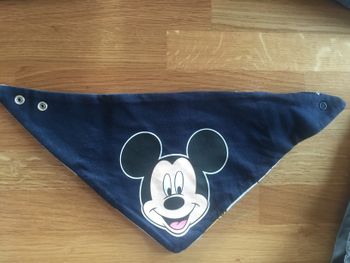 foulard bavoir Mickey mouse