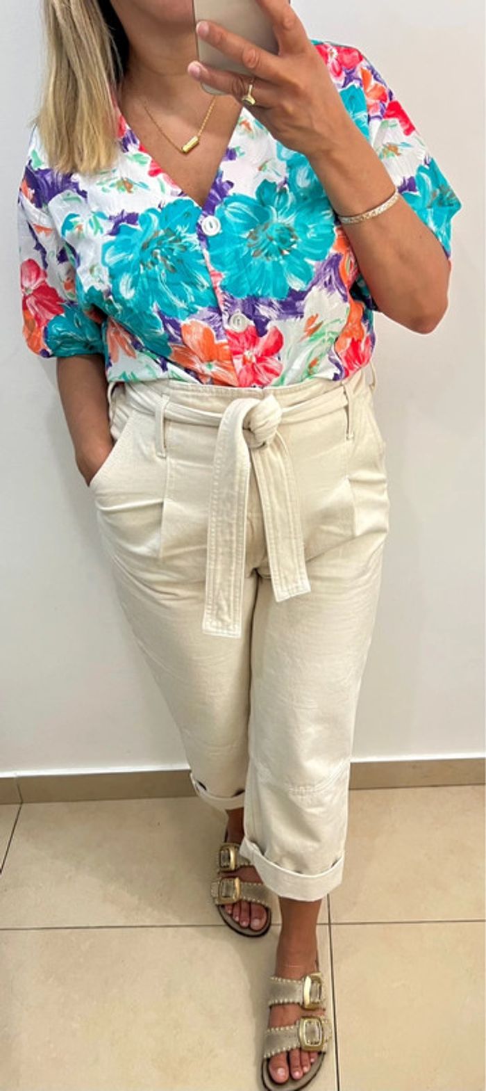 🌺 Blouse  fleurie multicolore – Petite Trend Taille : M - photo numéro 2
