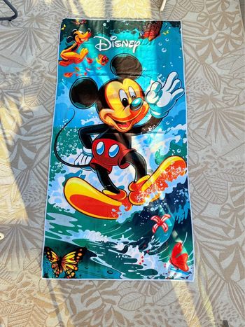 Serviette de plage Mickey surf
