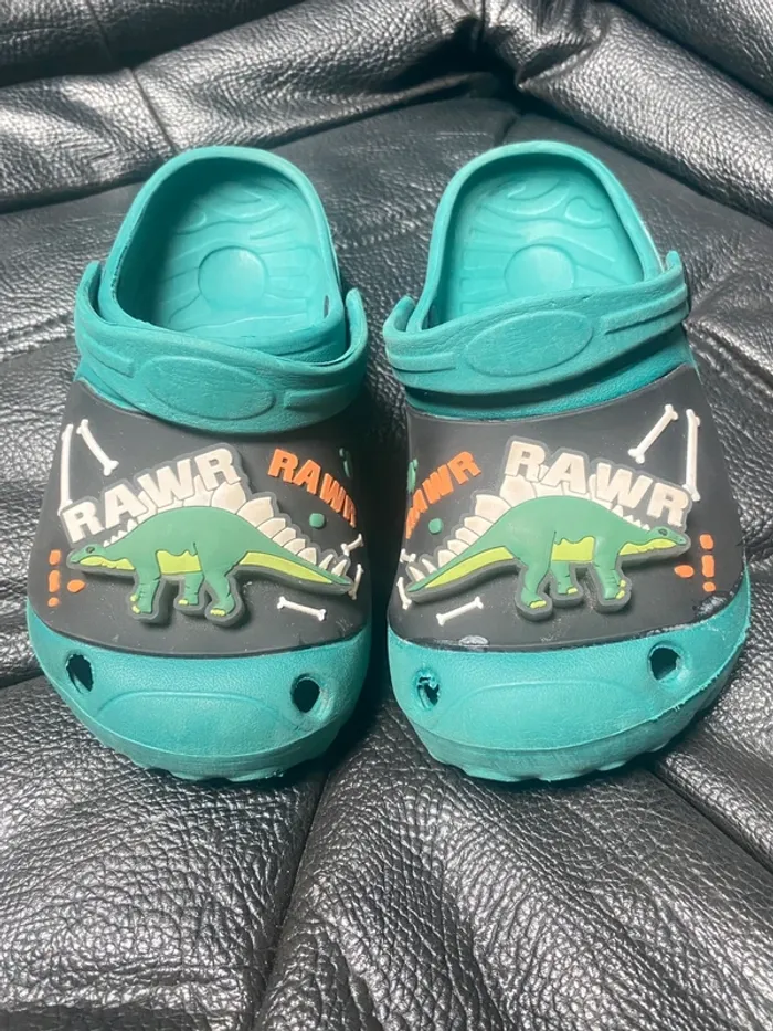 Crocs sabots motifs dinosaures