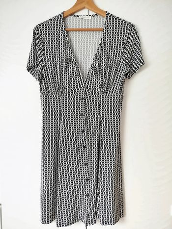 Robe fluide noire et blanche taille 40 neuve jamais portée