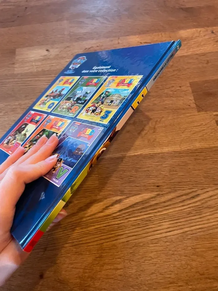 Livre La Pat Patrouille Paw Patrol L’ABC lettres chiffres formes et couleurs La lettre S - photo numéro 3