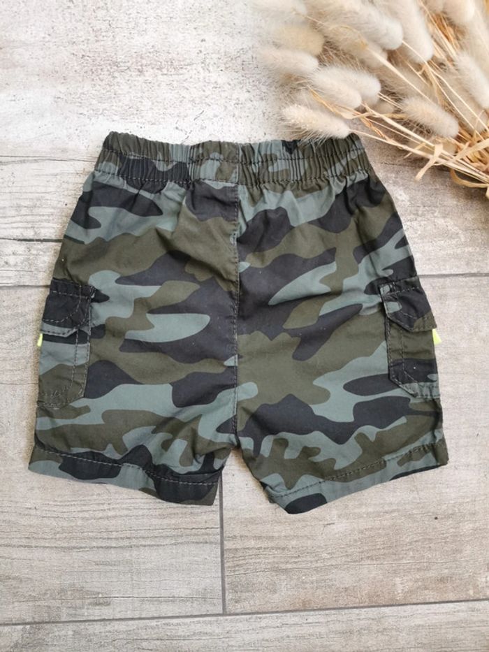 🌺très joli short vert kaki camouflé militaire jaune
100% coton 6mois - photo numéro 6