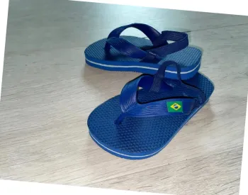 Tongs tatanes garçon avec élastique à l’arrière  Taille 22/23