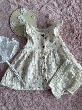 Ensemble robe culotte bonnet 3 mois