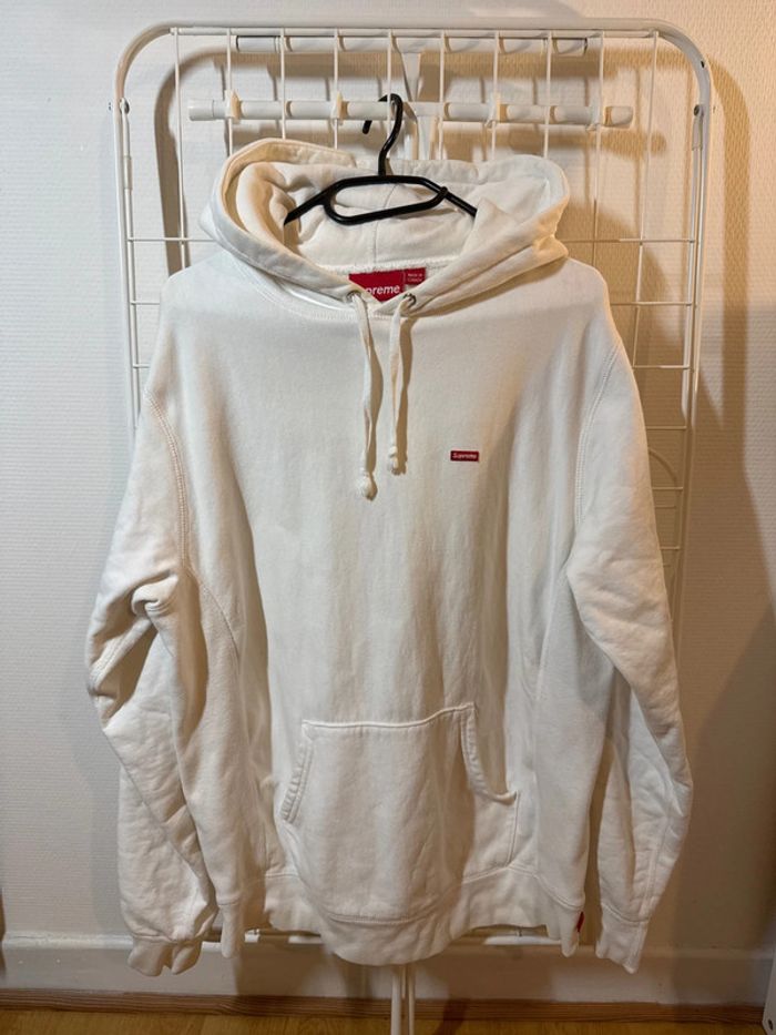 Sweat supreme blanc