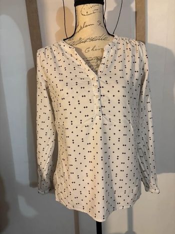 Blouse blanche à motifs 