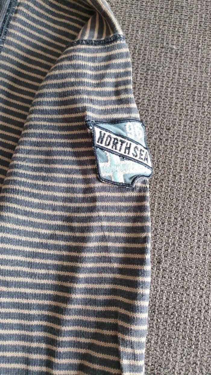 Pull à capuche. - photo numéro 3