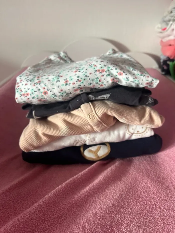 Lot de 5 pyjamas taille 3 mois