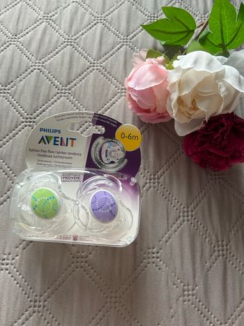 Lot de 2 sucettes Philips Avent 0-6 mois - Neuves