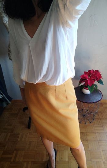 Jupe Guy Laroche couleur moutarde en laine taille 36