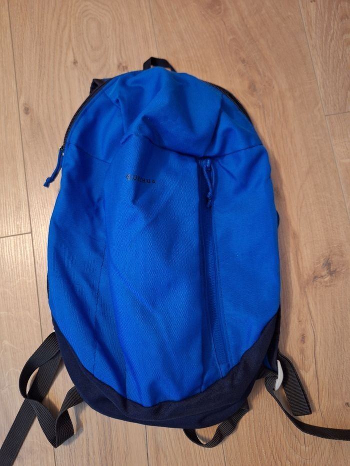 Sac à dos 37x20x10 petit taille excellent état bleu 2 fermetures - photo numéro 4
