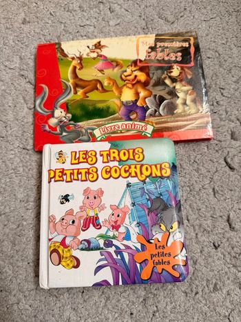 Lot livres enfants – Premières fables & Les trois petits cochons – livres cartonnés