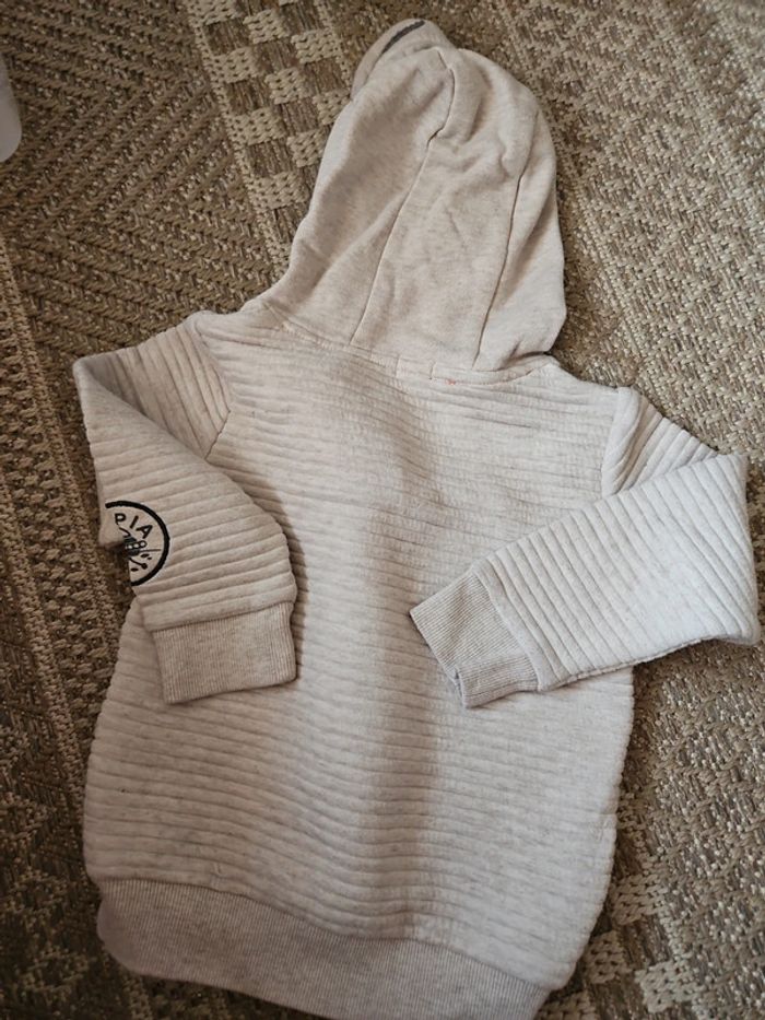 Pull a capuche garçon - photo numéro 3