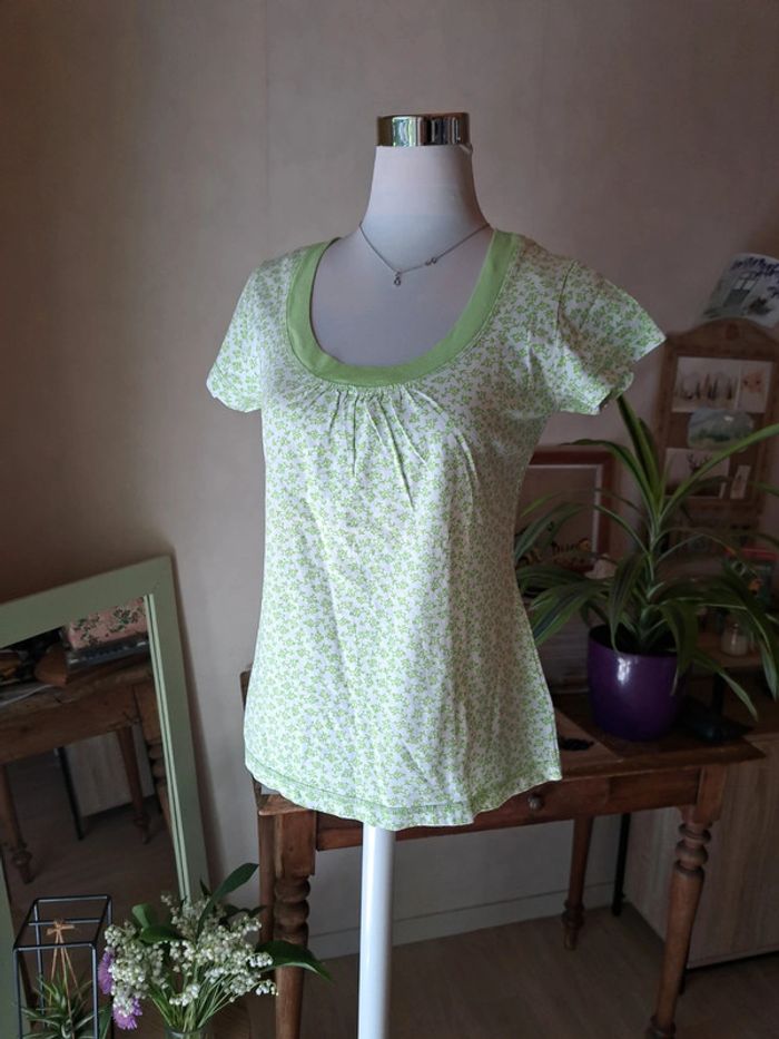 Haut vert pomme floral