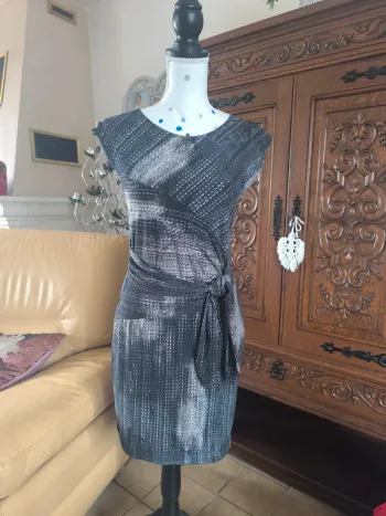 Jolie robe gris et beige