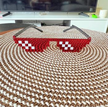 Lunettes Pixel Style “Deal With It”