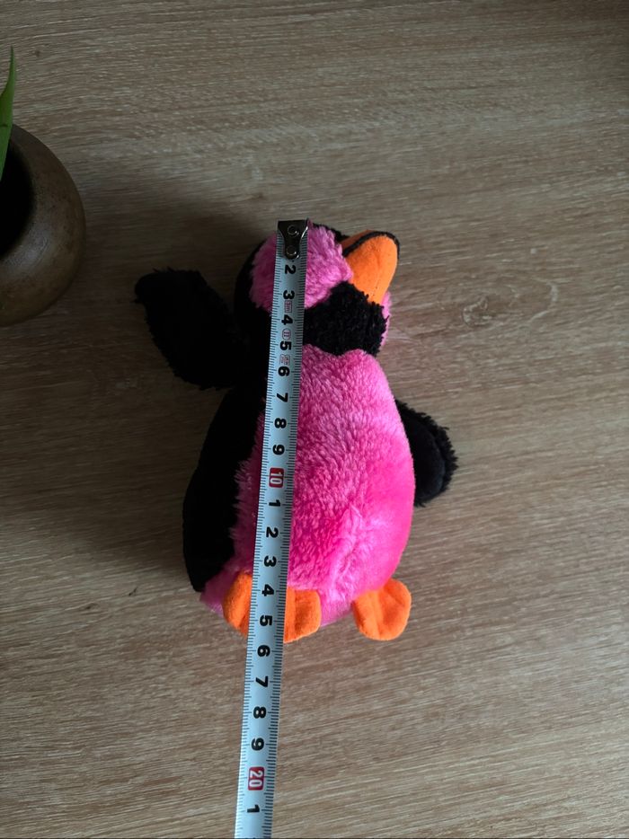 Peluche pingouin noir rose fluo - photo numéro 4
