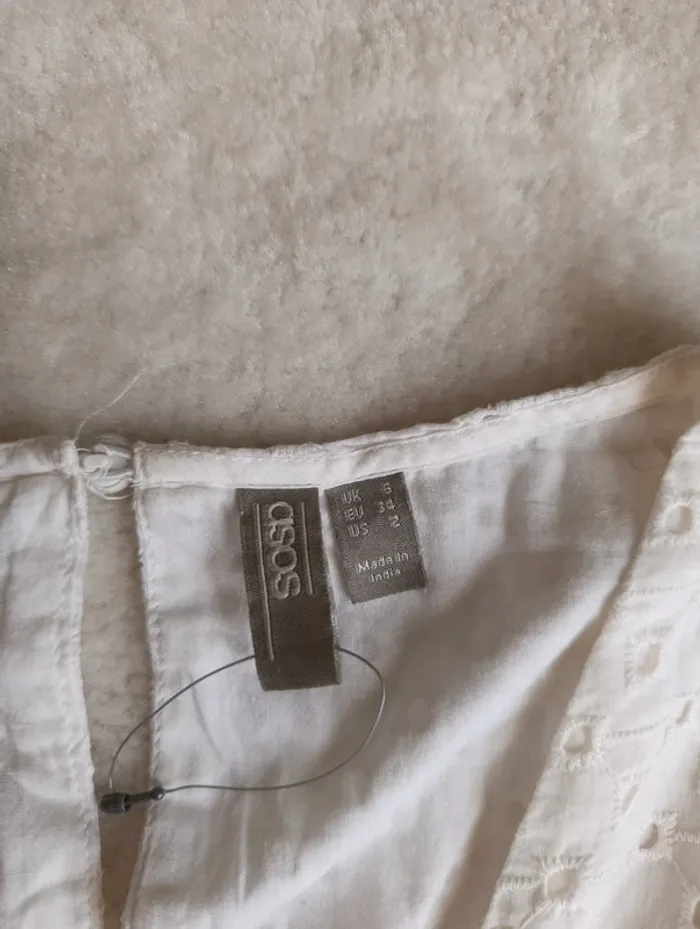 Robe blanche brodée Asos corset lacets 100% coton - photo numéro 6