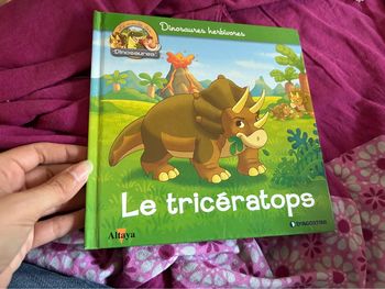 Livre le tricératops collection altaya dinosaures herbivores