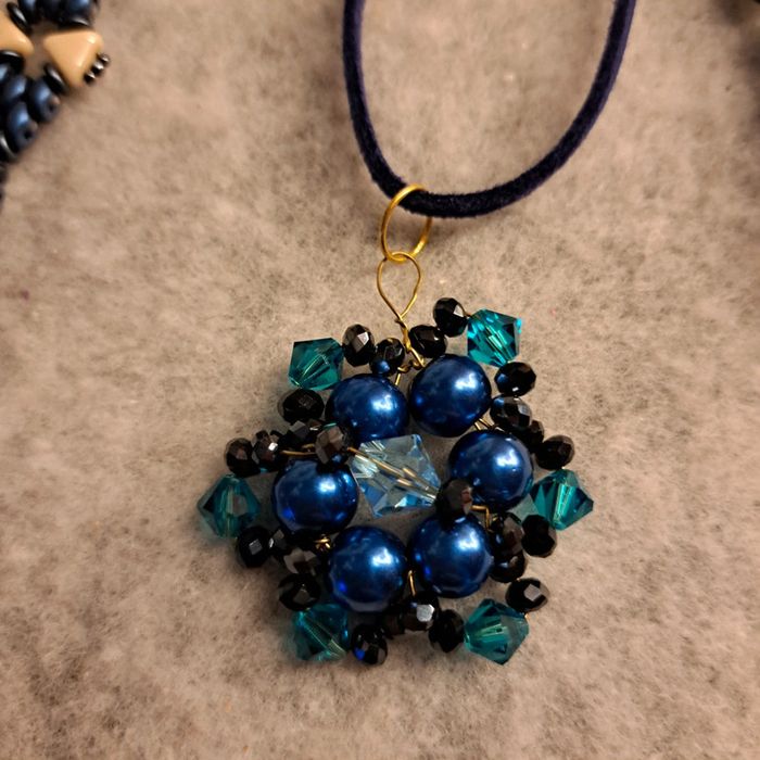 Lot de bijoux colliers pendentif boucles d'oreilles - photo numéro 5