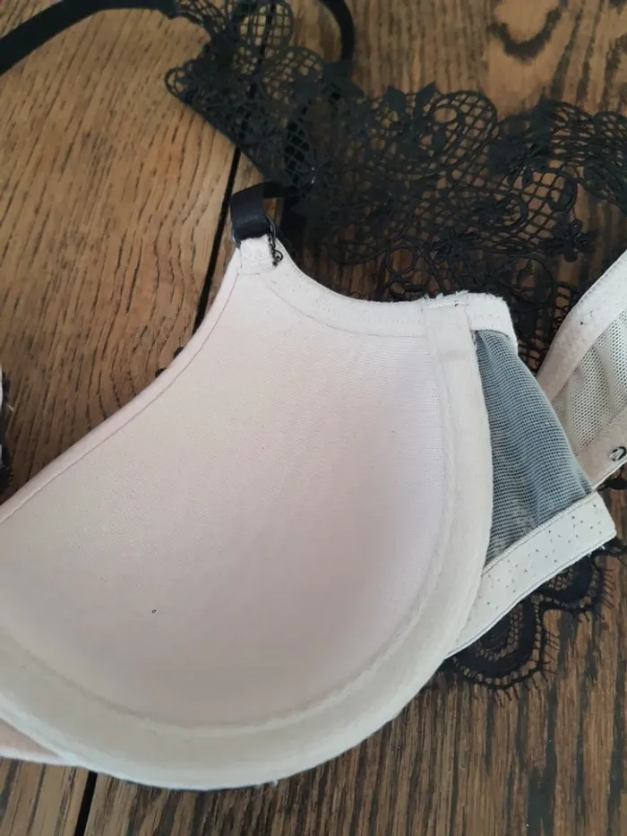 Magnifique Soutiens-gorge Hunkemöller fr 90A - photo numéro 18