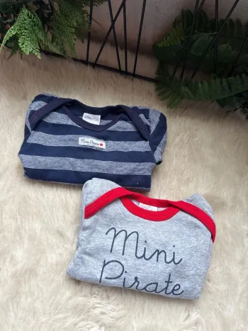 Lot de 2 bodies - Garçon 3 mois - Absorba - TBE