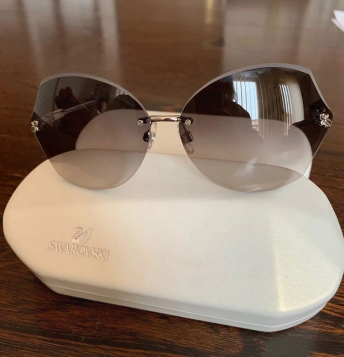 Lunettes de soleil Swarovski - photo numéro 11