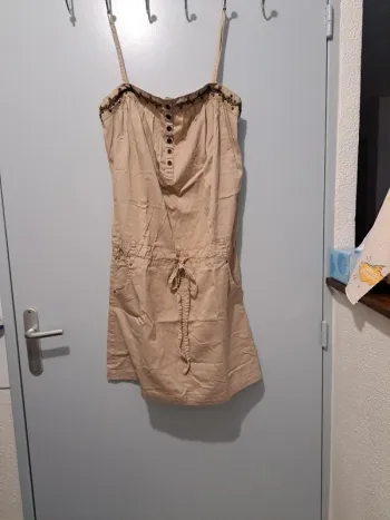 Robe à bretelles