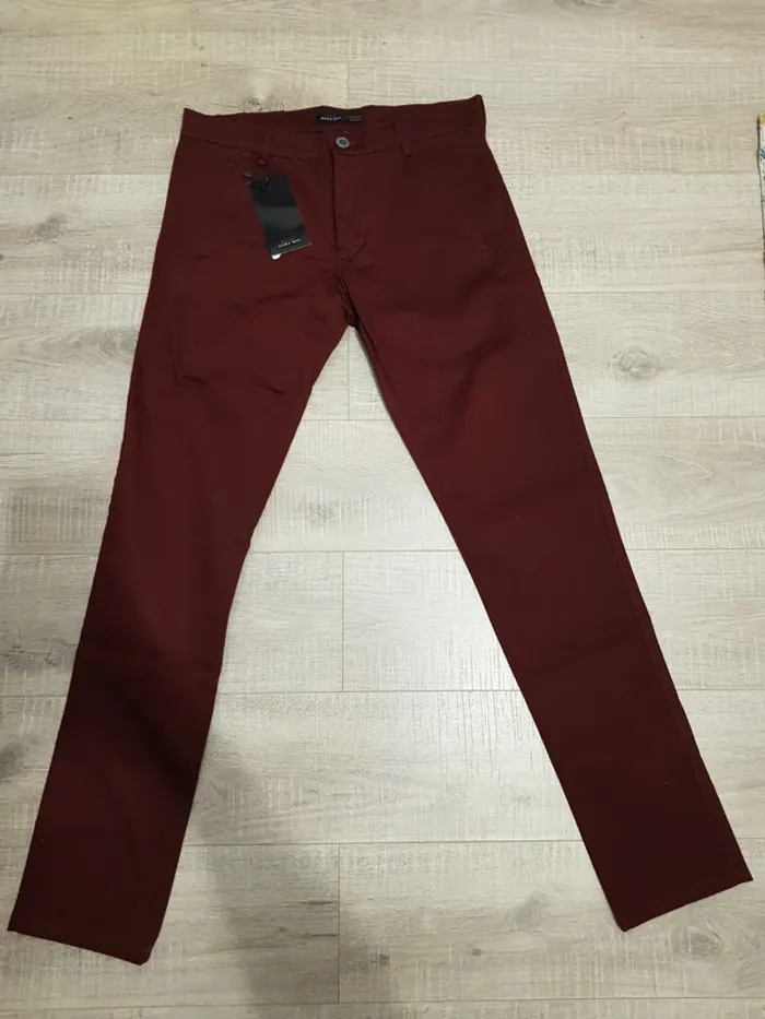 Pantalon bordeaux Zara man - neuf - photo numéro 4