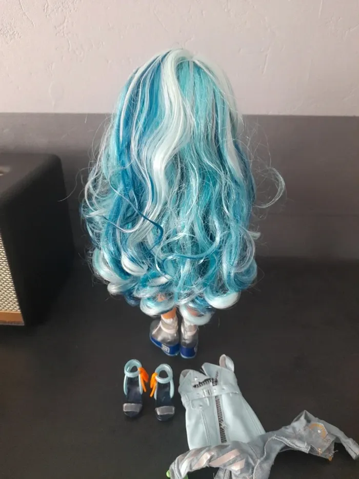 Poupée Rainbow high - photo numéro 3