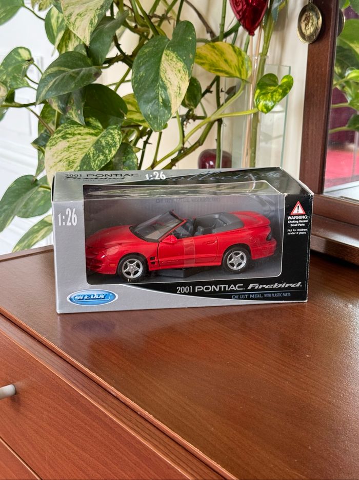 Welly - 2001 Pontiac Firebird (1:26)
