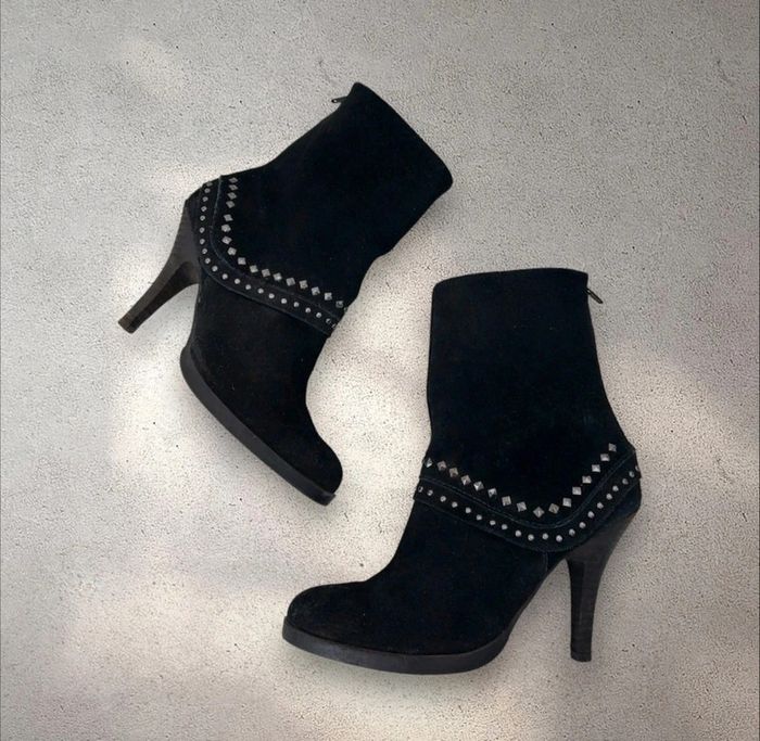 Bottines à talons en daim noir San Marina pointure 36 excellent état - photo numéro 2