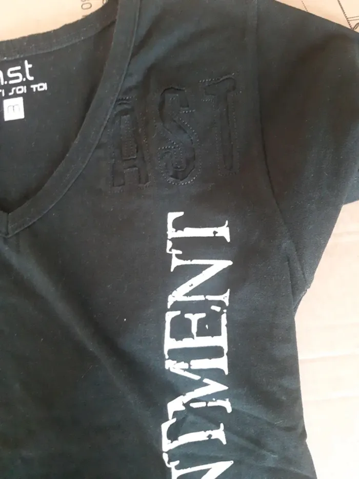 Tee-shirt taille M - photo numéro 3