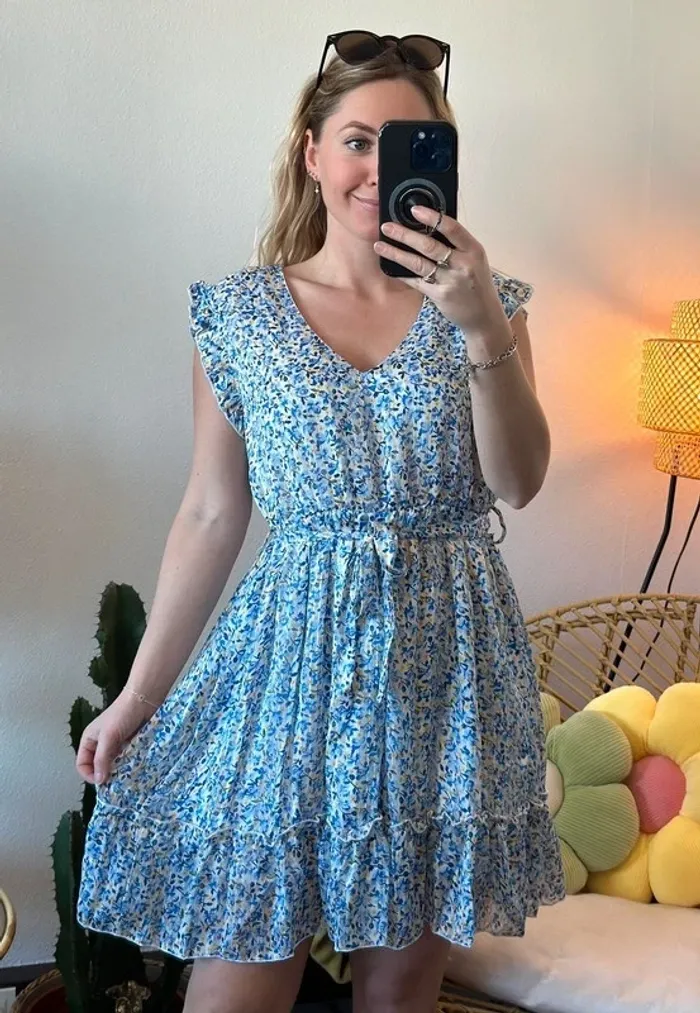 Robe midi à la coupe fluide et aux motifs floraux bleus, taille 36/38 - Elissa boutique
