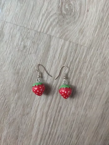 Boucles d'oreilles neuves
