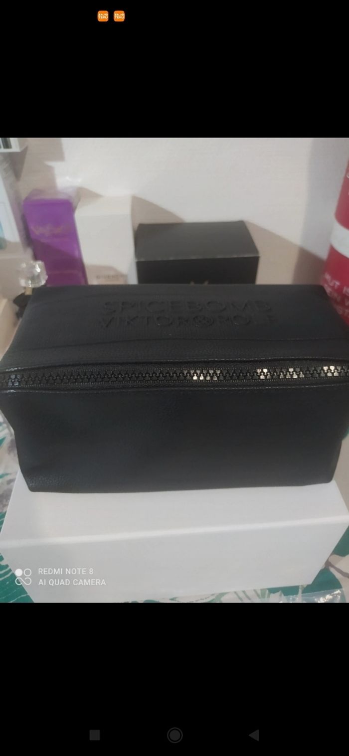 Trousse de toilette homme Victor Rolf spicebomb
