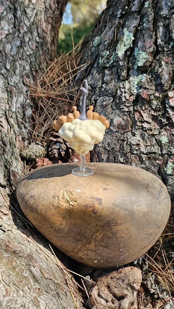 Super figurine Pokemon Nintendo cheniselle avec son socle - photo numéro 3