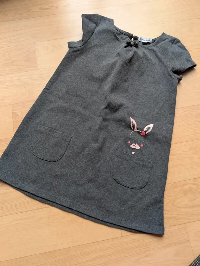 đ° Robe grise Ă motif lapin â 8 ans - photo numĂ©ro 3