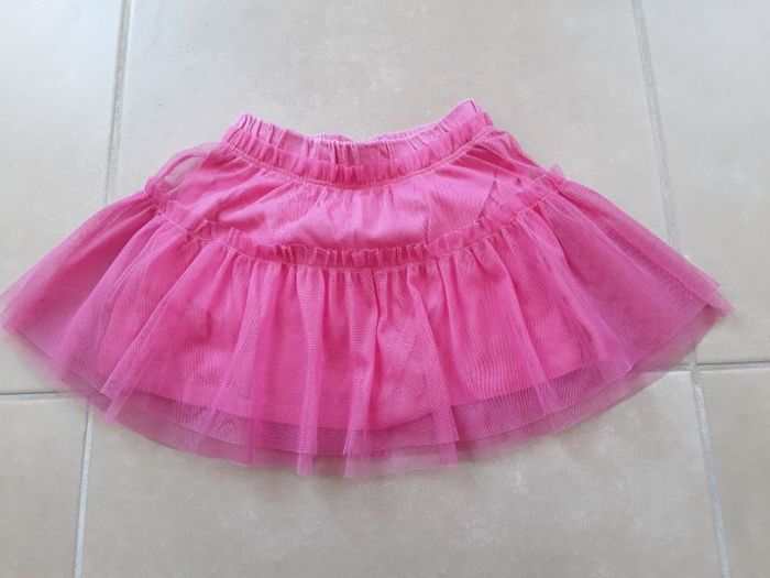 Jupe rose fuschia en tulle été fille en 5 ans TBE