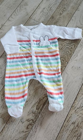 Pyjama fin type grenouillère blanc avec rayures multicolores Miffy taille 56 (+ou- 1 mois)
