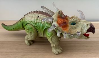 Dinosaure Tricératops lumineux sonore