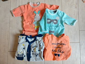 4 pyjamas velours 1 mois